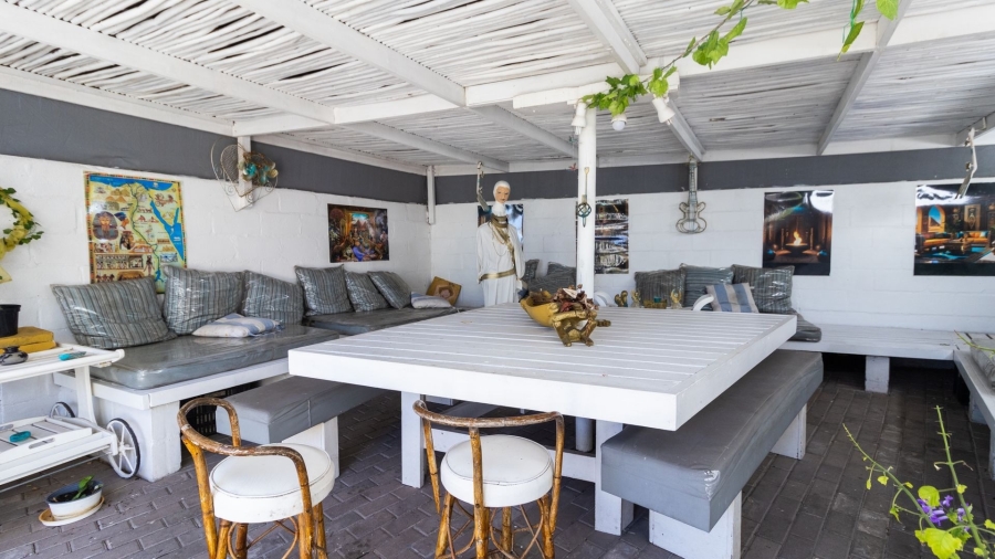 8 Bedroom Property for Sale in Country Club Western Cape